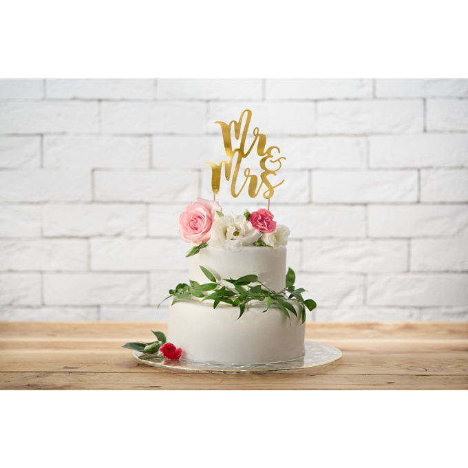 Bolo De Casamento - Jogo Sobre Foto de Stock - Imagem de adulto