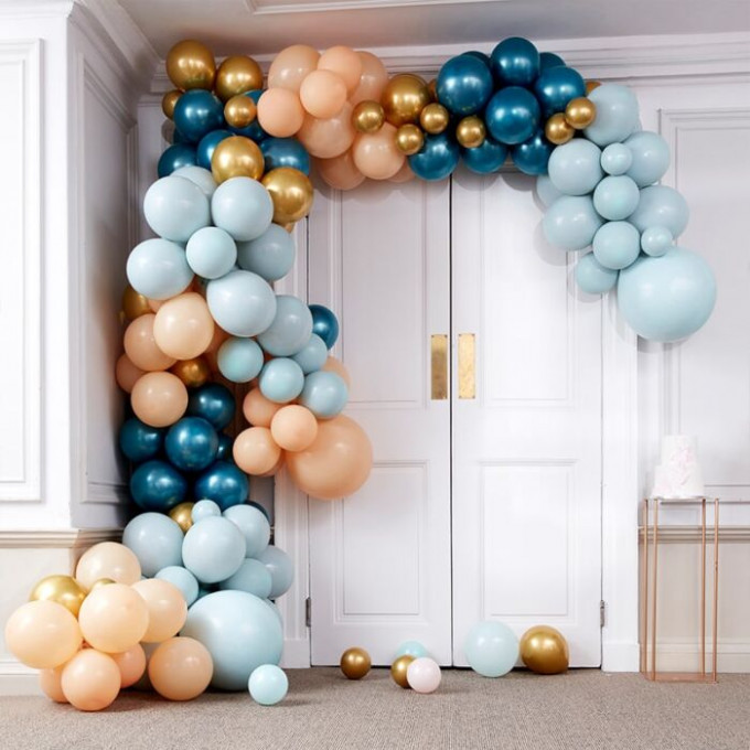 ba 318 large greens and gold chrome balloon arch min