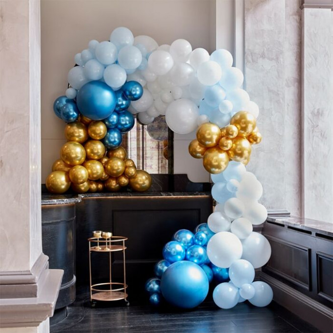 ba 323 large blues and gold chrome balloon arch min