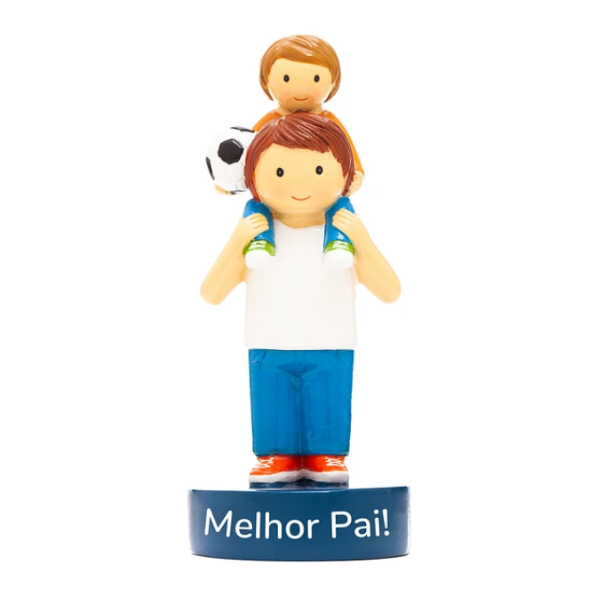 figura super pai com filho e bola futebol