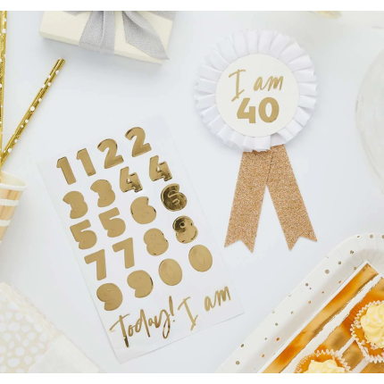 Crachá Aniversário Dourado Personalizavel