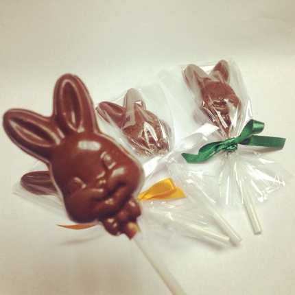 Molde de Chocolate Simples - Chupa-Chupa Coelho Gravatinha