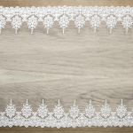 Faixa Marcador de Mesa com Renda Branca