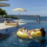 Flutuador Donut Duplo Amarelo- THE CLUB - Image 3