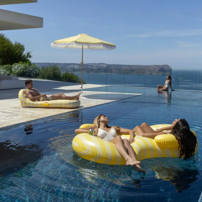 Flutuador Donut Duplo Amarelo- THE CLUB - Image 3