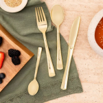 Facas Douradas para Refeição em Plástico - Pack.6 - Image 2